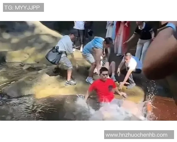 幸无大碍！张继科拍瀑布意外落水 游客纷纷伸手相救